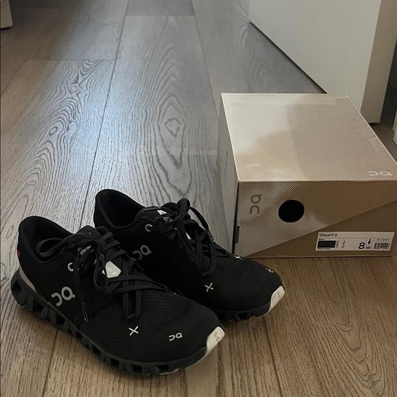 On Running Black and White Cloud X3 Shoes - Picture 1 of 6